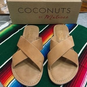 Pebble Flat Sandals